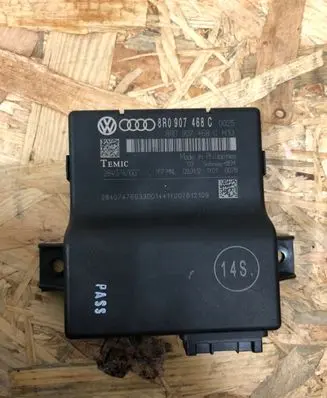 Audi A4 S4 B8 8K Gateway control module 8R0907468C