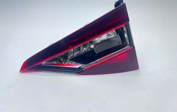 Skoda Superb B8 (3V) Tailgate rear/tail lights 3V9945308E 00205018