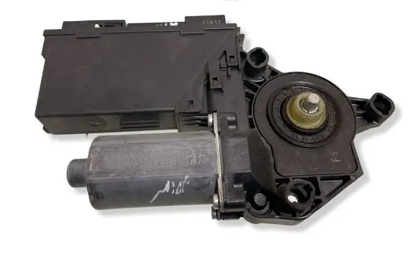Audi A4 S4 B7 8E 8H Rear door window regulator motor 8E0959801E 105848204 5WK49204CBF