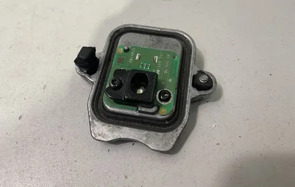 BMW 3 F30 F35 F31 LED ballast control module 19966000