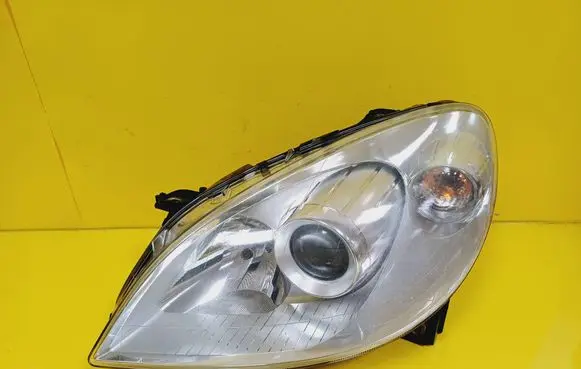 Mercedes-Benz B W245 Headlight/headlamp A1698201761 0301220201