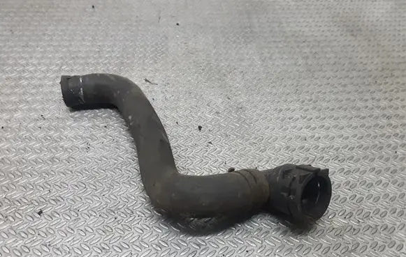 Volkswagen Touran I Engine coolant pipe/hose