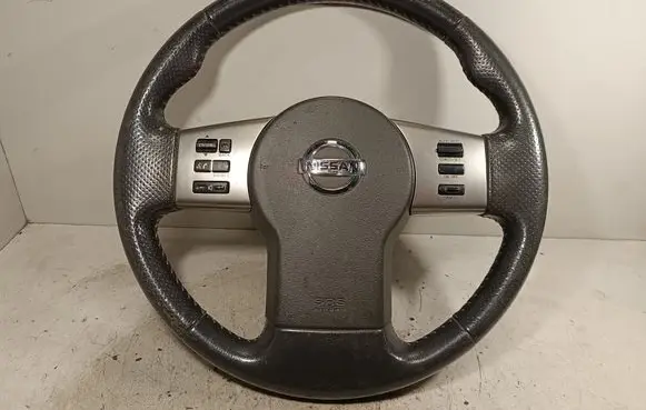 Nissan Navara D40 Steering wheel 