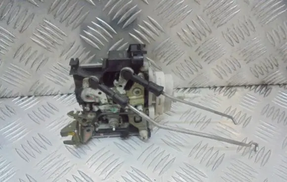 Audi A4 S4 B5 8D Front door lock