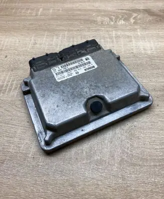 Opel Astra G Engine control unit/module ECU 90589736 0281001670