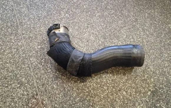 Fiat 500L Intercooler hose/pipe