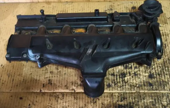 Volvo XC90 Rocker cam cover 30743259 PA66GF35 DP5UA