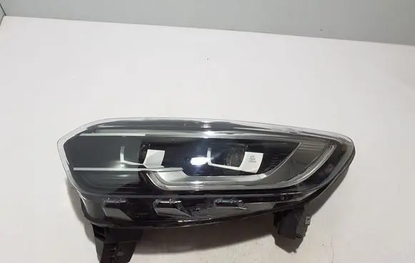 Renault Kadjar Headlight/headlamp 260608385R