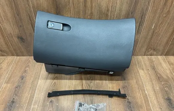 Mercedes-Benz E W213 Glove box A2136800091