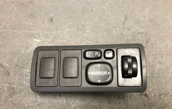 Toyota Avensis T250 Wing mirror switch 183575