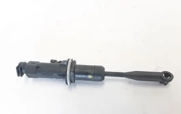 Dacia Duster Clutch slave cylinder 82004240048