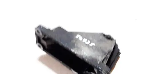 Lexus IS 200-300 Engine mounting bracket