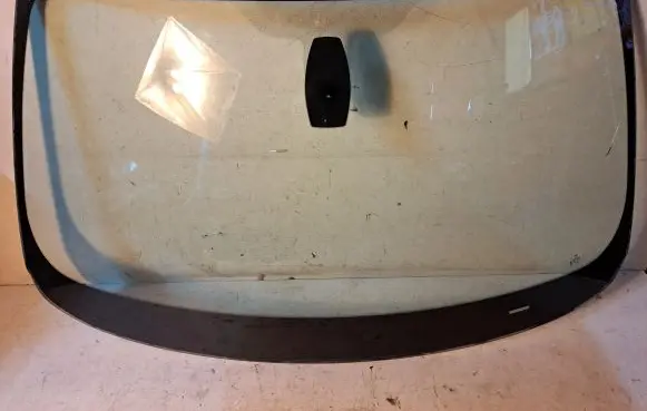 BMW X6 M Front windscreen/windshield window 