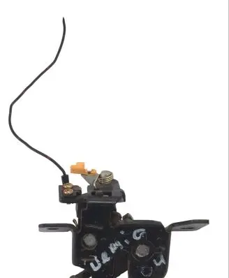 Mazda Demio Tailgate/trunk/boot lock/catch/latch D20462310A