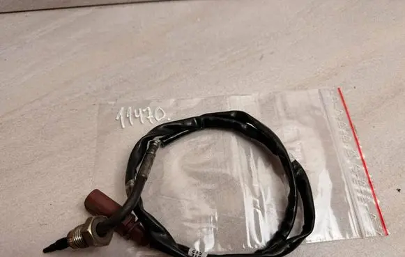 Volkswagen Touran III Exhaust gas temperature sensor 04L906088CF