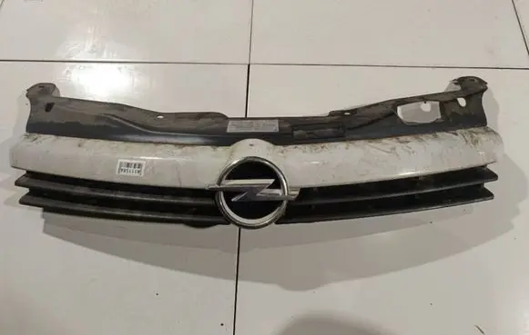 Opel Astra H Front grill 13108463