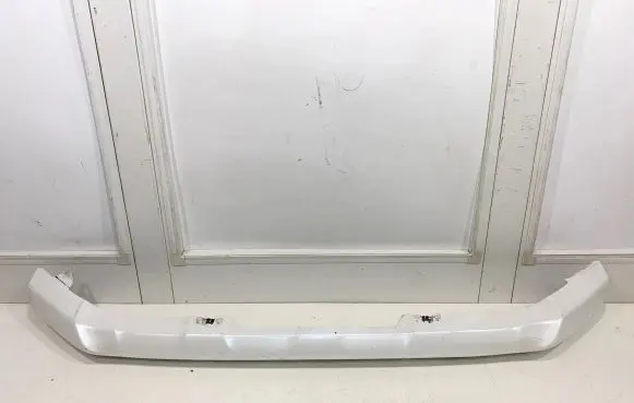 Front bumper lip