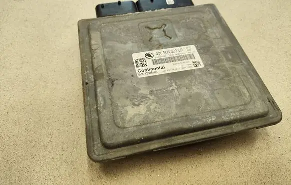 Skoda Octavia Mk2 (1Z) Engine control unit/module 03L906023LR 5WP42685AA 03L906023JH