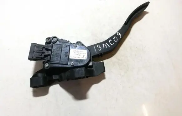 Mitsubishi Colt Accelerator throttle pedal a4543000204 mn125791