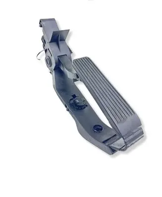 Mercedes-Benz CLK A209 C209 Accelerator throttle pedal A2033000104