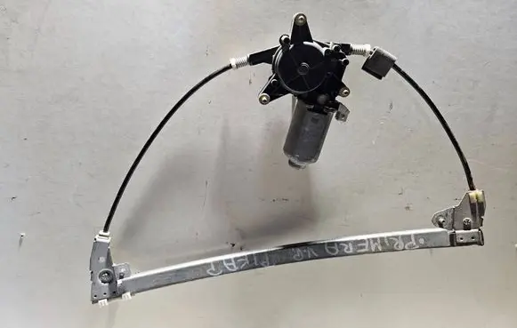 Nissan Primera Front door window regulator with motor 400122