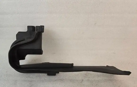 Porsche Macan (95B) Other engine bay part 95B823731