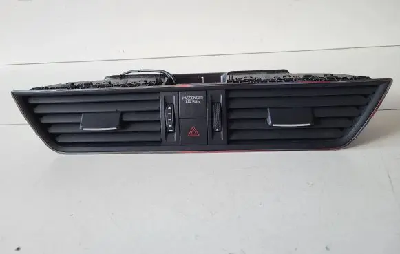 Skoda Superb B8 (3V) Dash center air vent grill 3V0820951C
