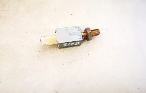 KIA Carens I Brake pedal sensor switch
