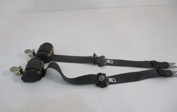 Rear seatbelt