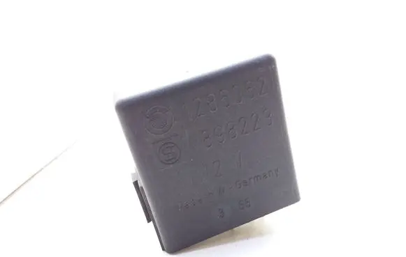 BMW 3 E30 Hazard warning light relay 1286062 898223