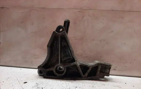 Opel Astra H Engine mounting bracket 13125625 2581