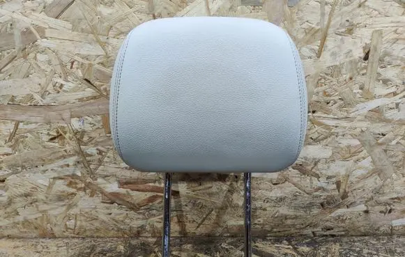 Mercedes-Benz B W246 W242 Front seat headrest 