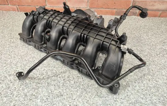 BMW 5 F10 F11 Intake manifold 7576911 7597871
