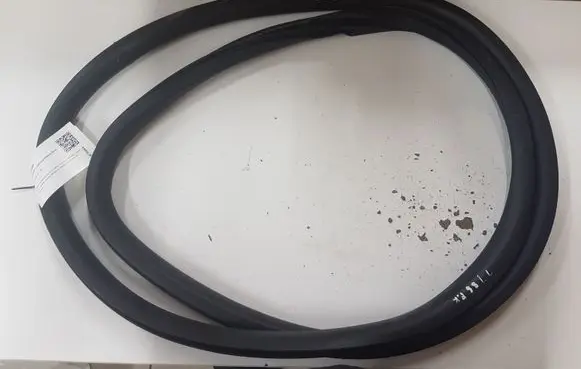 Volvo V40 Front door rubber seal