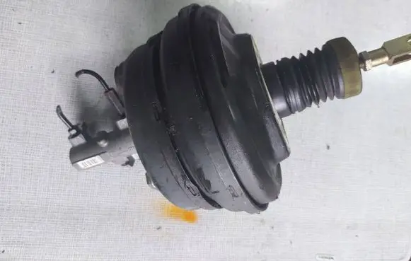 Audi A8 S8 D2 4D Brake booster 4D0612105F