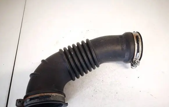 Mazda CX-7 Air intake hose/pipe r2ax13221