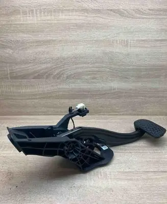 BMW 7 G11 G12 Brake pedal 175445