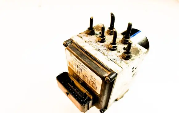 Volkswagen PASSAT B6 ABS Pump 3C0614109T