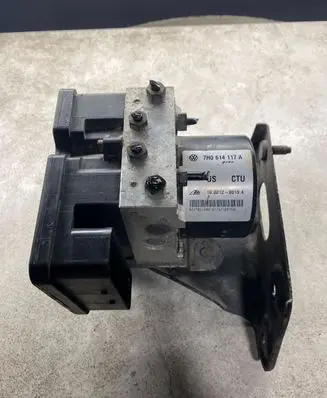 Volkswagen Transporter - Caravelle T5 ABS Pump 7H0614117A 7H0907379S