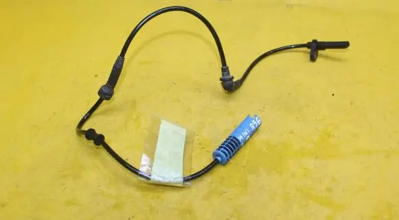 Mini One - Cooper Coupe R56 ABS brake wheel speed sensor 0265007807
