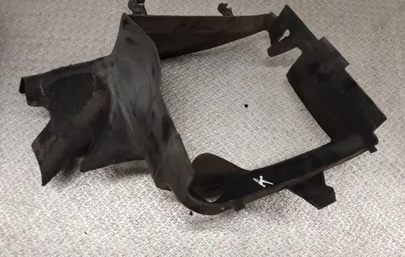 Volkswagen Phaeton Intercooler air channel guide 