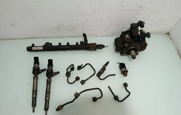 Volkswagen Caddy Fuel injection high pressure pump 03L130755AH01