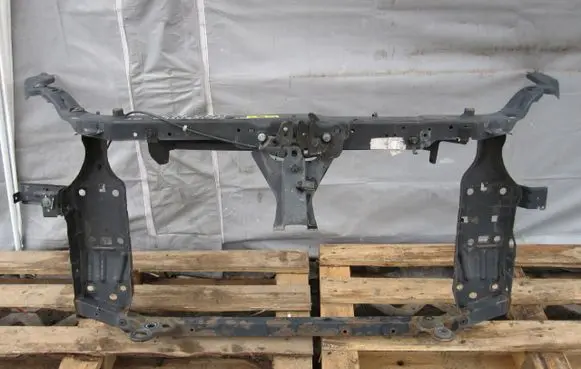Nissan Qashqai Radiator support slam panel