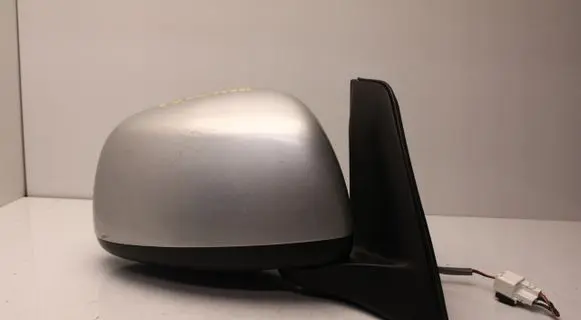 Suzuki SX4 Front door electric wing mirror 