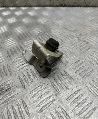 Opel Insignia A Radiator support slam panel bracket 13248767