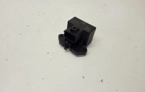 Ford Fusion II Fuel pump relay CU5A9D370