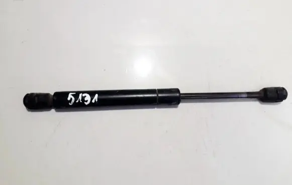 Audi A4 S4 B5 8D Tailgate/trunk strut/damper 8d5827552a