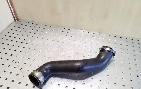 Audi A4 S4 B7 8E 8H Intercooler hose/pipe 8E0145737F