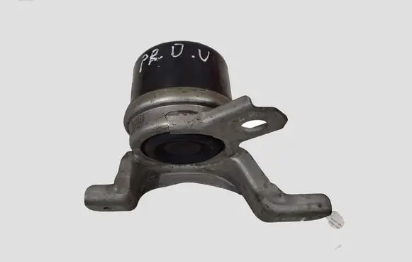 Volvo V70 Engine mount bracket 31257674 6G926F016ED
