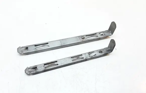 Volvo XC90 Headlight/headlamp mounting bracket 8637182 8637181